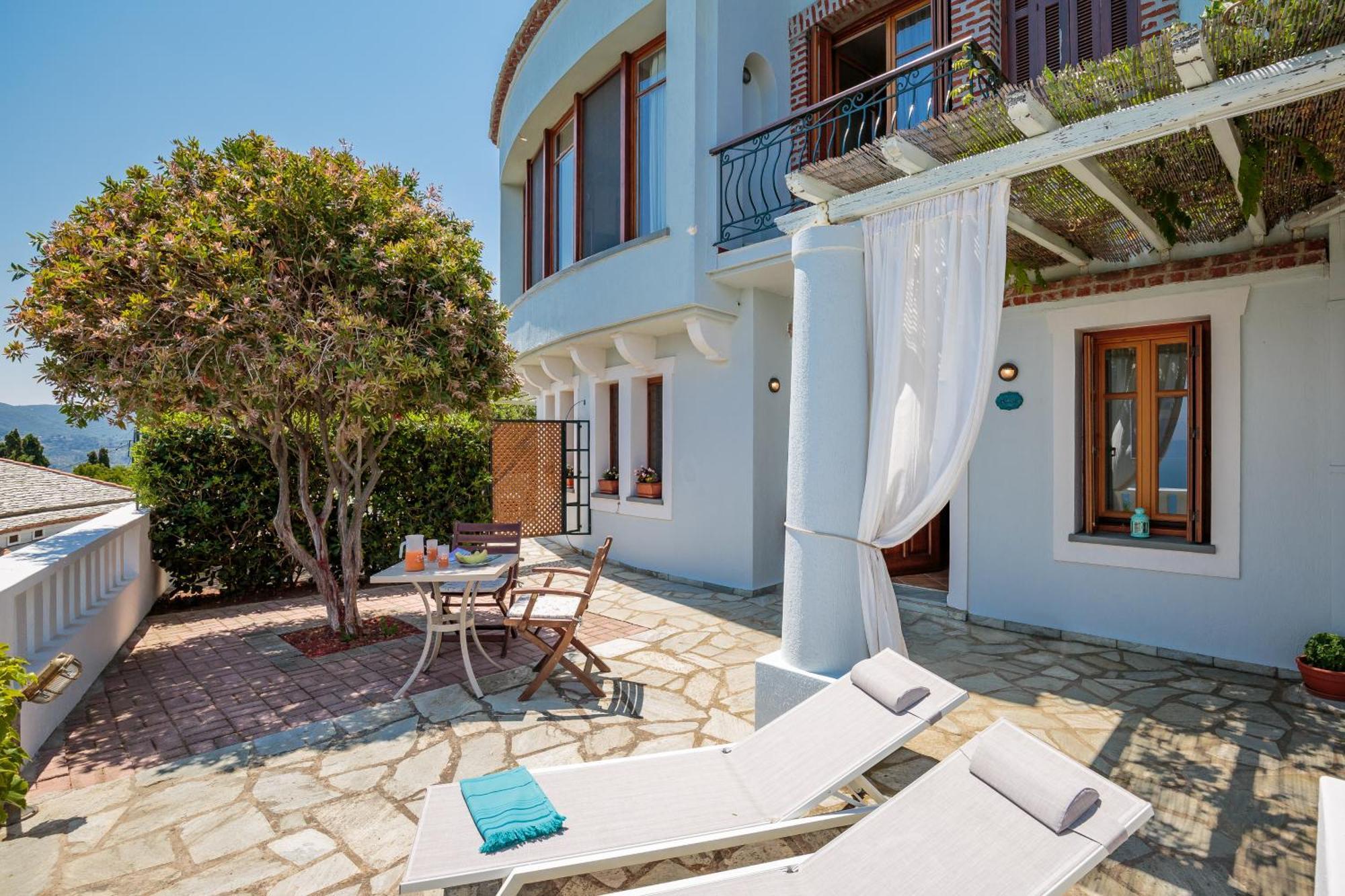 Stolios Apartment Skopelos Town Bagian luar foto